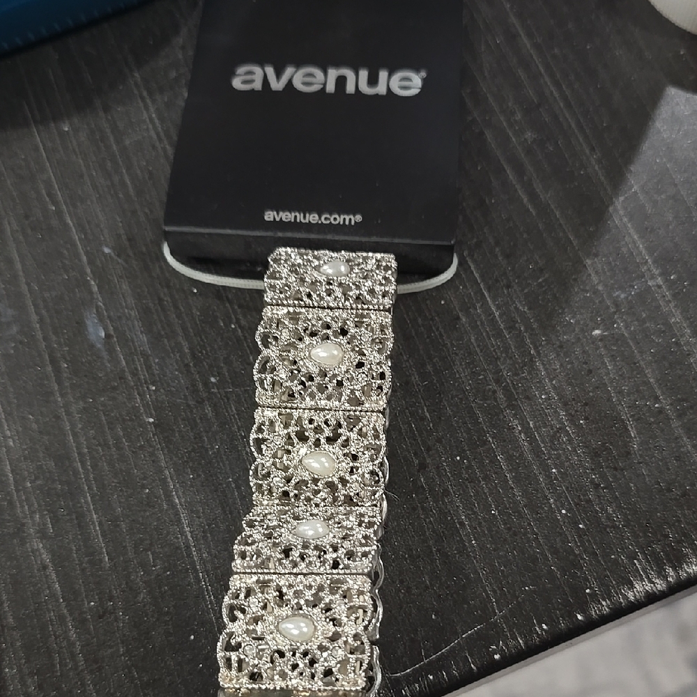Avenue Silver Bracelet with Pearl Accents